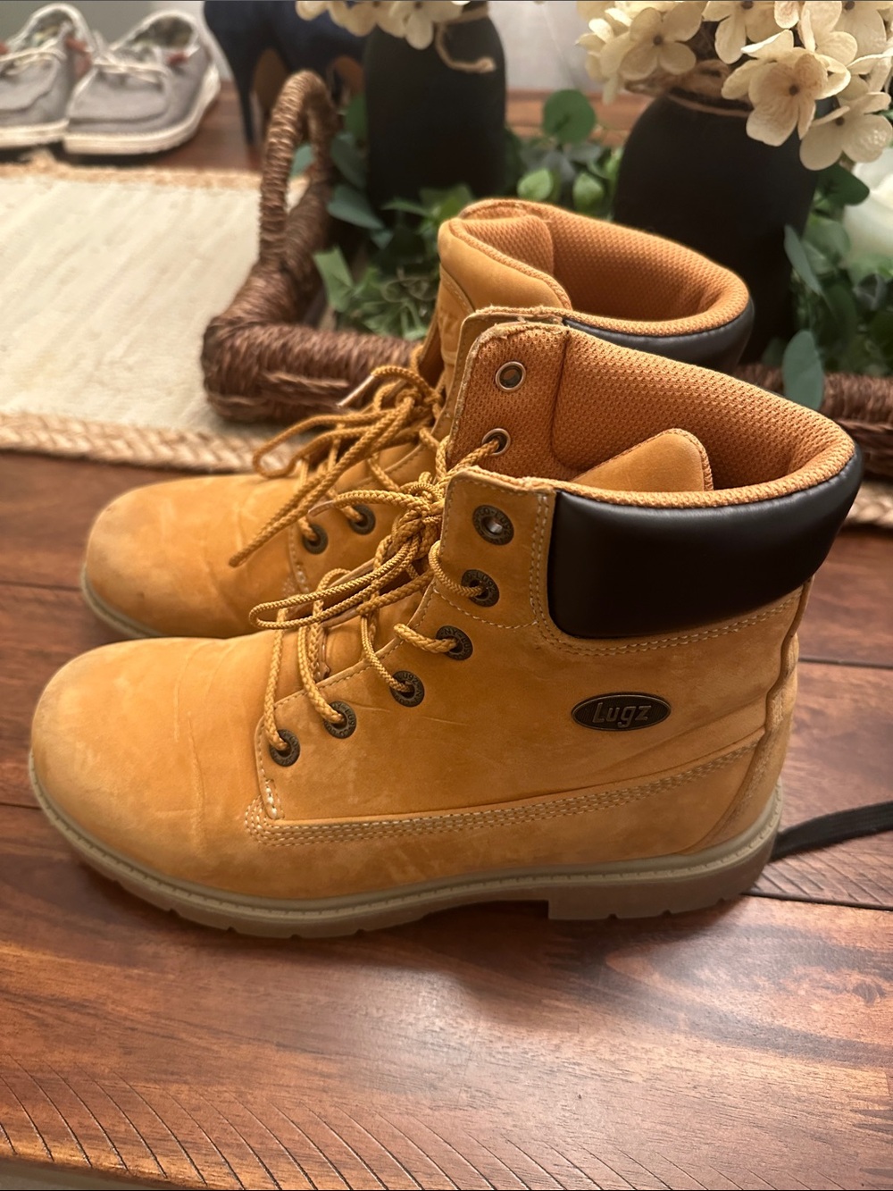 Lugz Wheat/Tan Lace-Up Work Boots